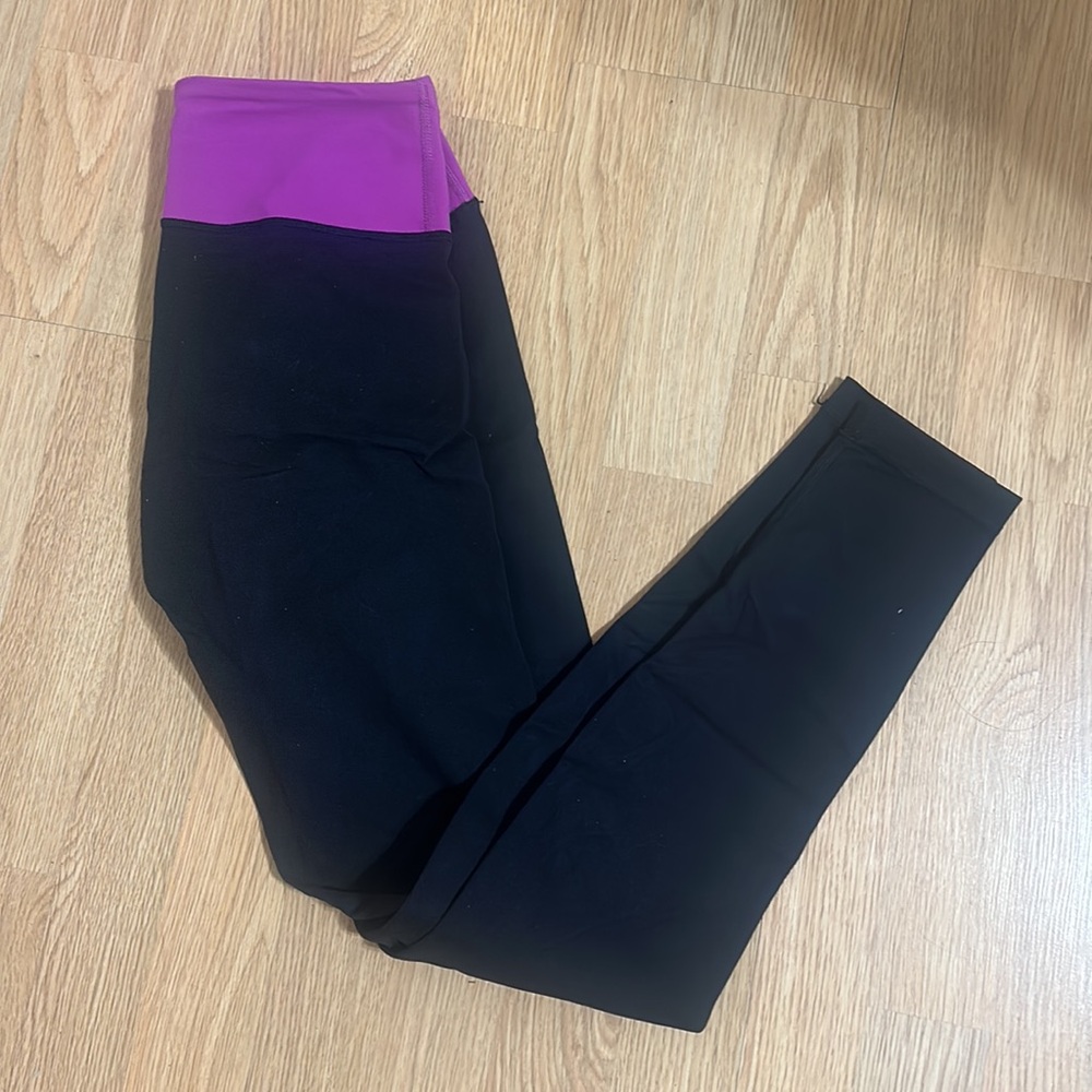 #30 Purple and Black vintage lululemon leggings size 6
